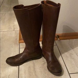Frye Melissa Stud Boots w/ zipper back 6.5